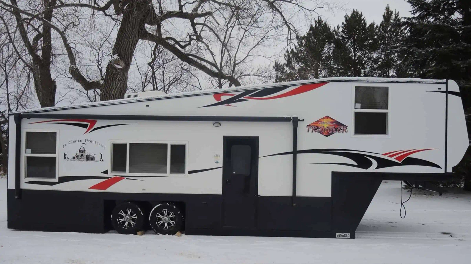 Ice Castle All Seasons Traveler 32 foot