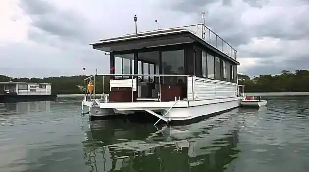 10 x 35 Day Boat Pontoon Houseboat