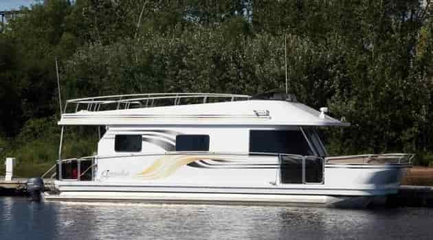 Armadia Pontoon Houseboat