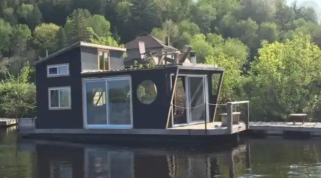 The River Den Pontoon Houseboat