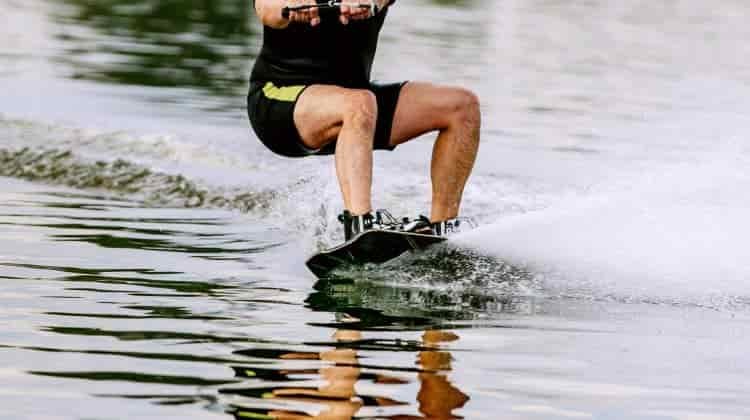 Can A Pontoon Pull A Wakeboard