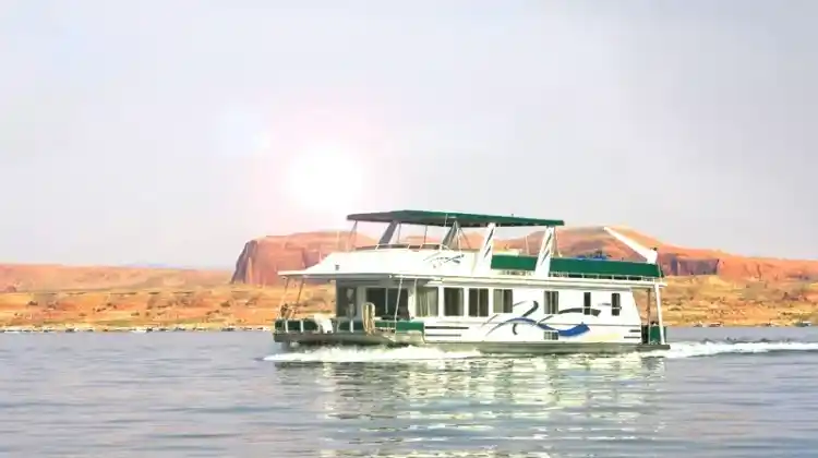 How Much Fuel Does A Houseboat Use