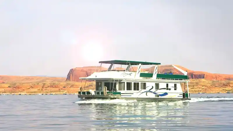 How Much Fuel Does A Houseboat Use