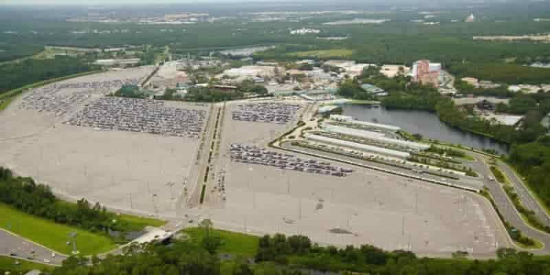 disney parking lot 20% capacity