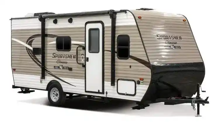 13 Best RVs For Full Time Living With Family And Kids