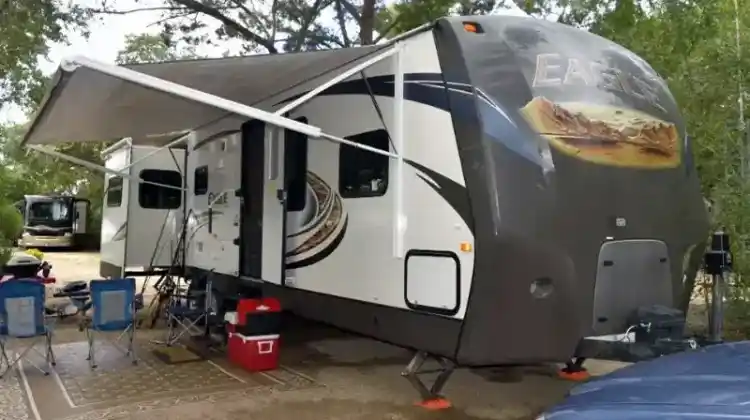The 6 Most Effective Homemade RV Awning Cleaners