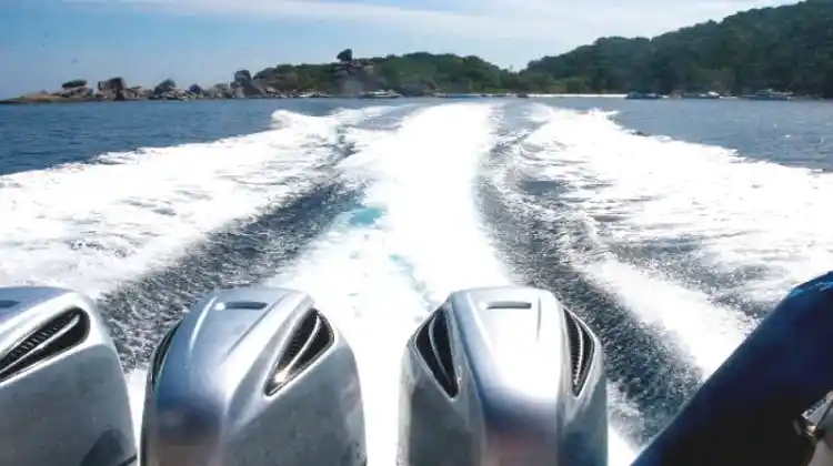 Inboard Vs. Outboard Motor - Guide