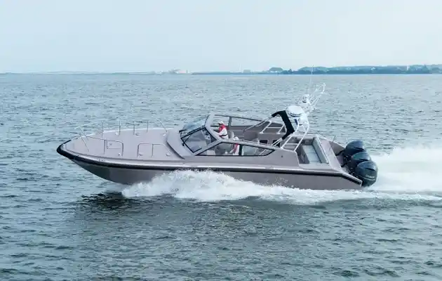 Inboard Vs. Outboard Motor