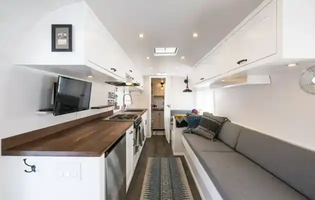 Avion RV