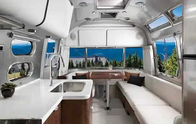 Avion vs. Airstream – Comparison of Two Icons