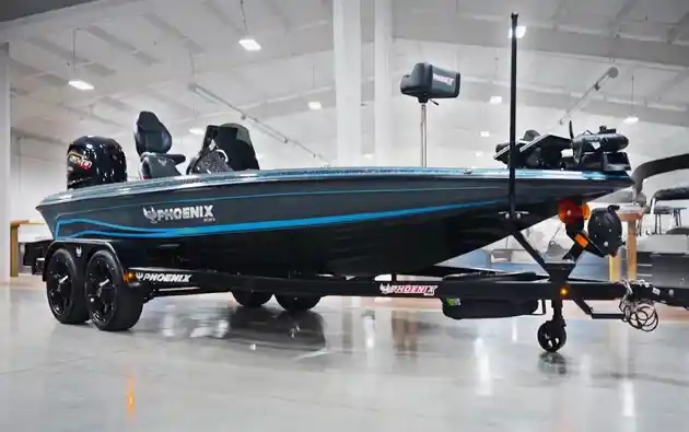 bass boat show model Phoenix