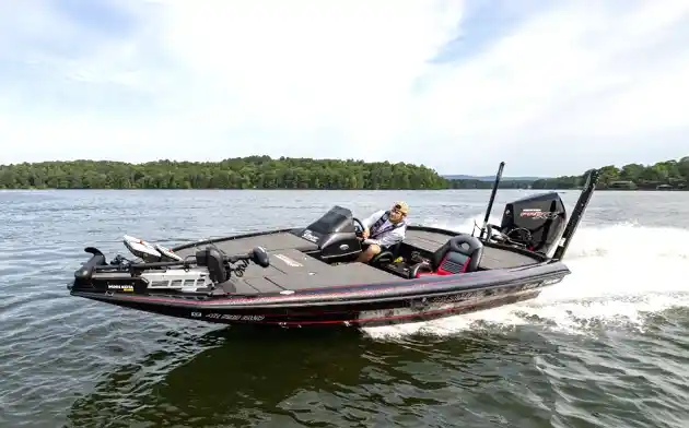 Bass boat feature