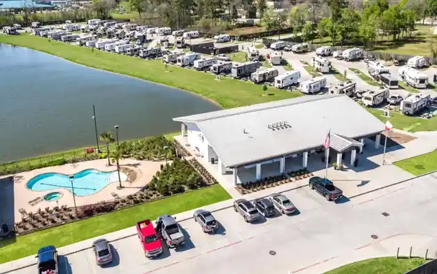 Cedar Grove Park RV Resort in Mont Belvieu TX