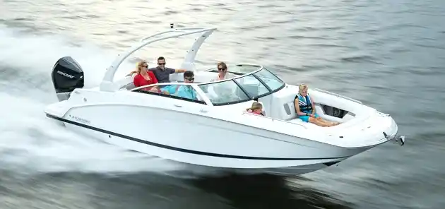Four Winns Boat