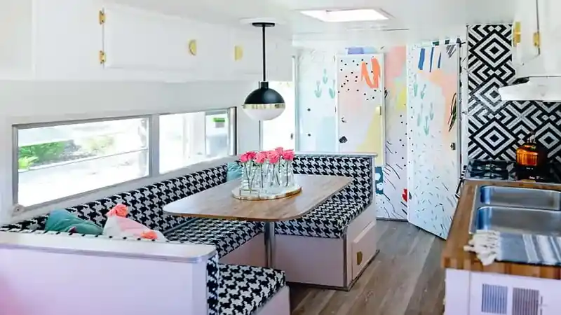 How To Match RV Wallpaper