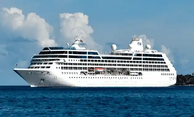 Is Yacht a Boat or a Ship - guide