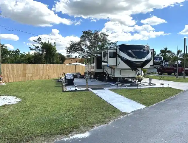 Lakes Park RV Fort Myers FL