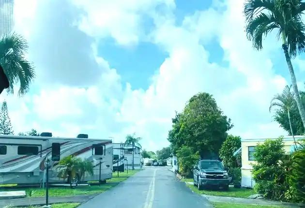 Paradise Island RV Resort in Boca Raton