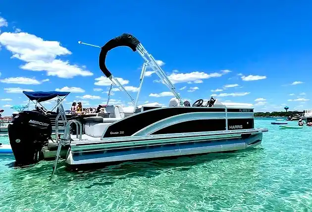 Pontoon Boat features