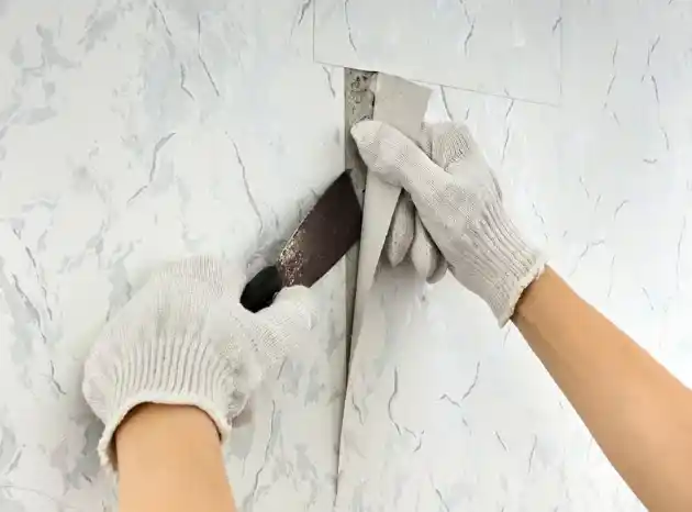 Remove Your RV’s Wallpaper Residue