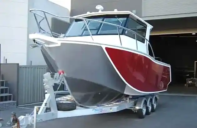 Tri-Hull Boats