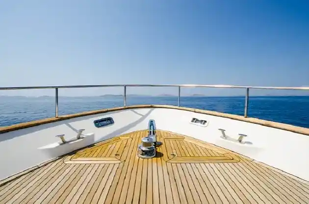 deck boat