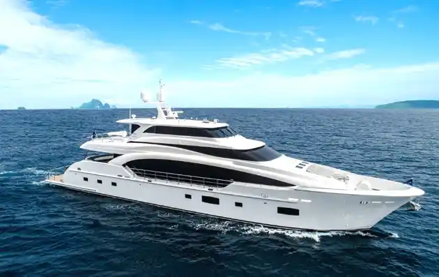 yacht