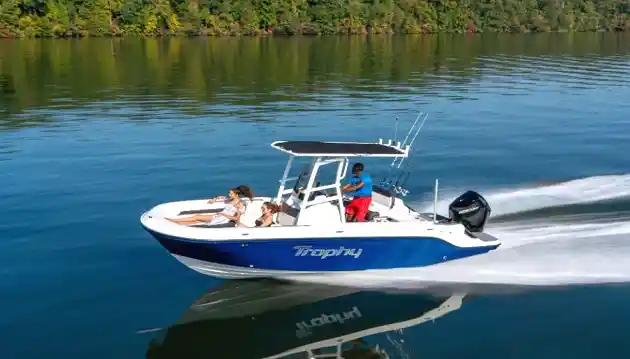 Are Bayliner Trophy Boats Good - guide