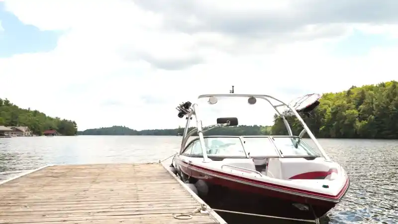 How to Pull a Boat Up to a Dock?