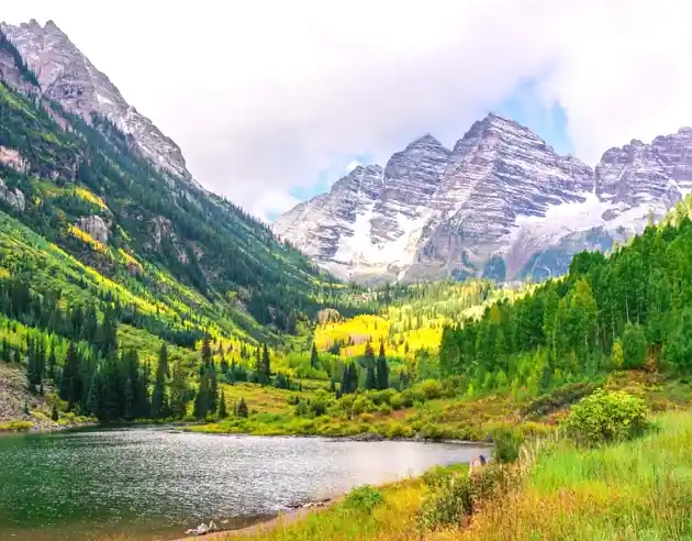 hike to Maroon Bells