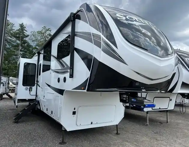 Grand Design RV Solitude Fifth Wheel
