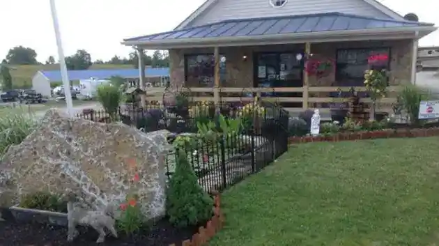 welcome center Whispering Hills RV Park