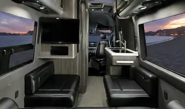 Airstream Interstate Nineteen