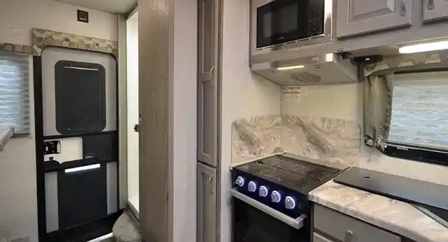 Arctic Fox 990 Camper