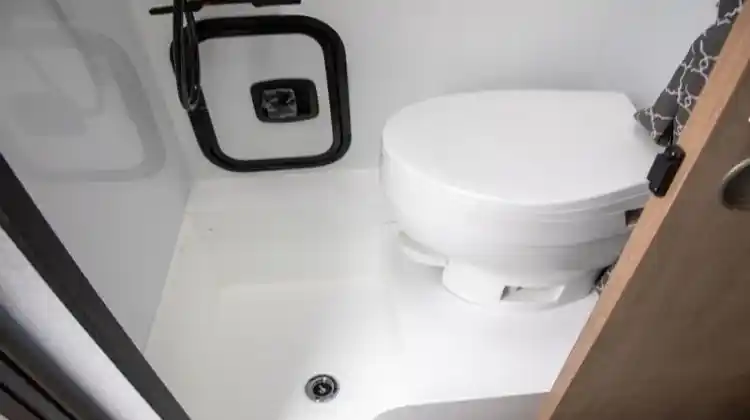 Do Truck Campers Come with Bathrooms-3 That Do