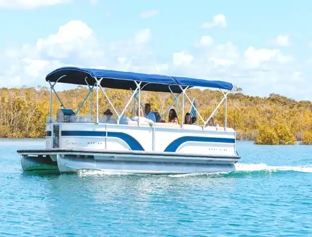Pontoon Boat features