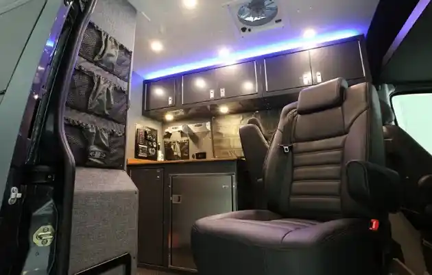 RB Components Sawtooth Touring Van