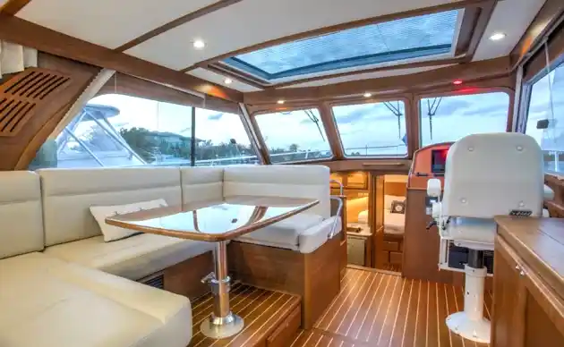 Sabre 38 Salon Express Cabin Cruiser