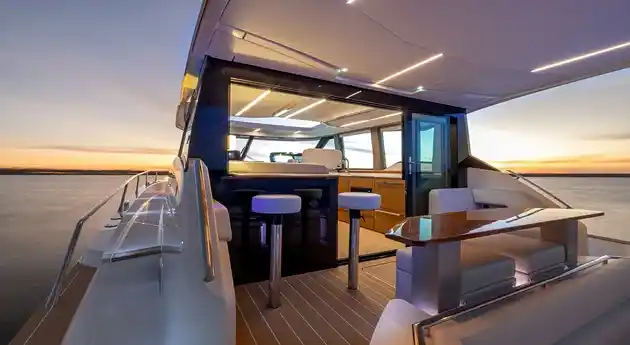 Tiara EX 54