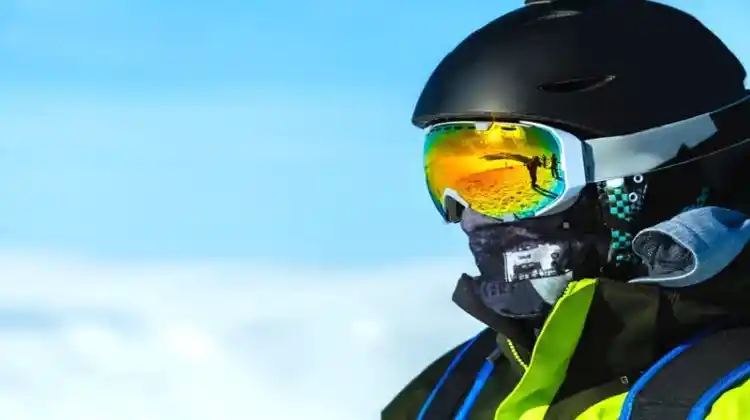 Why Full face Helmets Are Bad For Snow Skiing