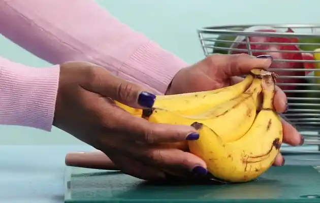 storing bananas