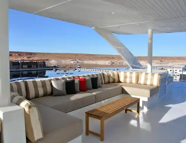 Bravada Houseboats Buying Guide