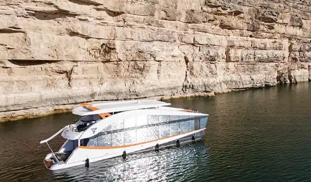 Bravada houseboat