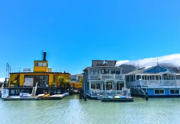 Can You Live In A Houseboat Year Round In Tennessee - guide