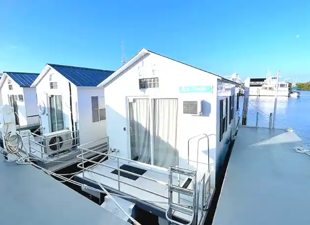 Can You Live On A Houseboat In Florida - guide