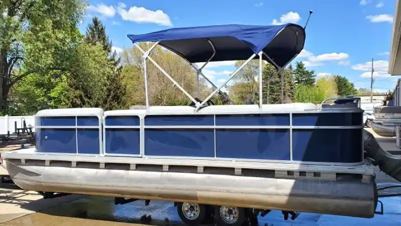 Can You Paint Pontoon Fencing