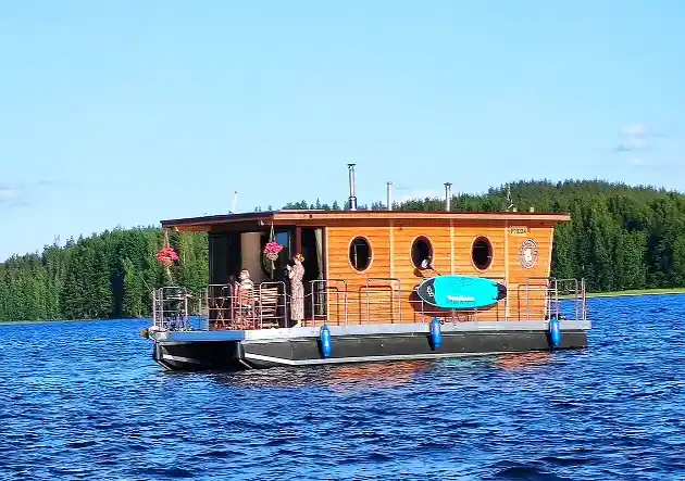 Can You Sail A Houseboat - guide