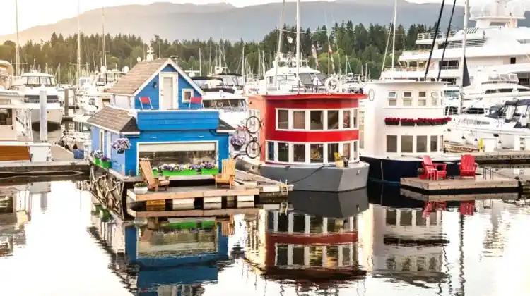 Do Houseboats Have Wifi