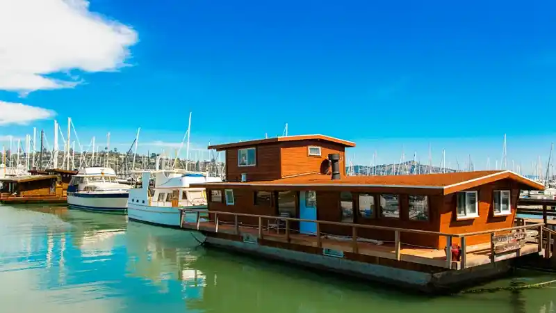 Do Houseboats Rock