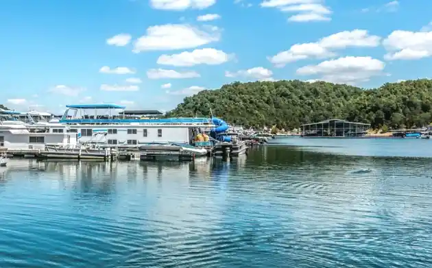 Houseboat Lake Cumberland